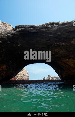 Meer Höhle, Ballestas Inseln, Pisco Provinz, ICA-Region, Peru, Südamerika Stockfoto