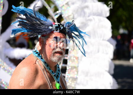 Brooklyn, Vereinigte Staaten. 04 Sep, 2017. Brooklyn feierten Tag der Arbeit 2017 durch die Inszenierung seiner jährlichen West Indian Tag Frühstück in Lincoln Terrasse Park, wo viele der NYC politischen & Gemeindeleiter vor marschieren entlang Eastern Parkway in Brooklyn 50. jährliche West Indian Day Parade sammeln, dann das größte Fest der karibischen Kultur & Geschichte. Credit: Andy Katz/Pacific Press/Alamy leben Nachrichten Stockfoto