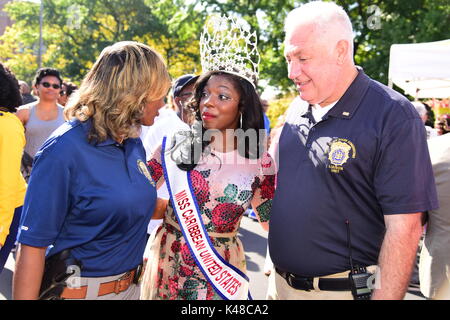 Brooklyn, Vereinigte Staaten. 04 Sep, 2017. Brooklyn feierten Tag der Arbeit 2017 durch die Inszenierung seiner jährlichen West Indian Tag Frühstück in Lincoln Terrasse Park, wo viele der NYC politischen & Gemeindeleiter vor marschieren entlang Eastern Parkway in Brooklyn 50. jährliche West Indian Day Parade sammeln, dann das größte Fest der karibischen Kultur & Geschichte. Credit: Andy Katz/Pacific Press/Alamy leben Nachrichten Stockfoto