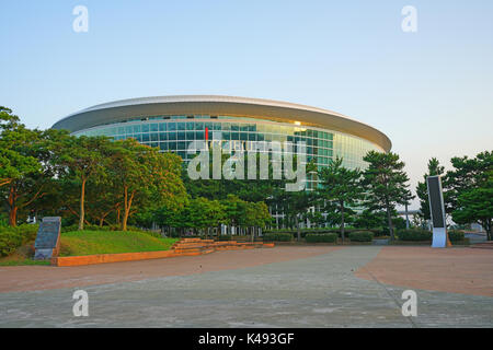 Das International Convention Centre (ICC) Jeju ist in der jungmun Resort in Seogwipo auf der Insel Jeju in Südkorea Stockfoto