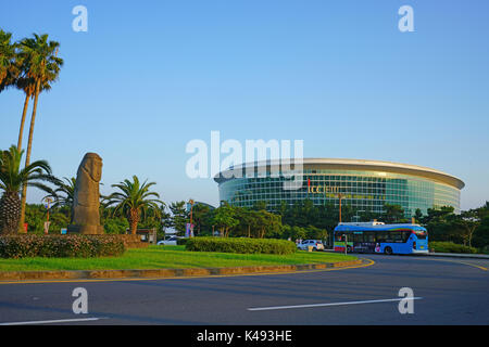 Das International Convention Centre (ICC) Jeju ist in der jungmun Resort in Seogwipo auf der Insel Jeju in Südkorea Stockfoto