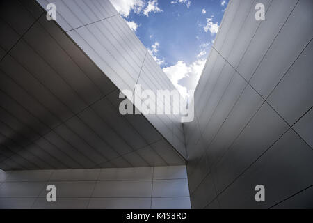 Am 1. August 2016 in Quito, Ecuador: Moderne Architektur closeup details der UNASUR Gebäude, das auf dem Äquator gebaut wurde Stockfoto