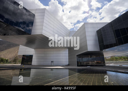 Am 1. August 2016 in Quito, Ecuador: Moderne Architektur der UNASUR Gebäude, das auf dem Äquator gebaut wurde Stockfoto