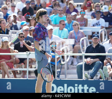 New York, Vereinigte Staaten. 04 Sep, 2017. Andrej Rublev von Russland reagiert während der Match gegen David Goffin Belgien bei uns Offene Meisterschaften an Billie Jean King National Tennis Center Credit: Lev Radin/Pacific Press/Alamy leben Nachrichten Stockfoto