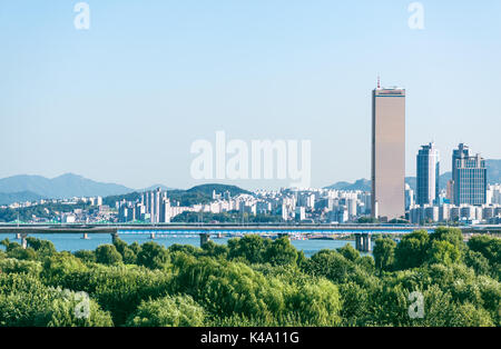 Seoul, Republik Korea - 27. September 2015: Blick auf 63 Gebäude. Yeouido Insel ist der Bezirk für Banking und Finance in Seoul. Stockfoto