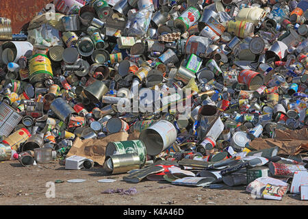 Abfallwirtschaft, bestand auf das Recycling, Getränkedosen, verzinnt, Abfallwirtschaft, Lager zum Recycling, Getraenkedosen, Weissblech Stockfoto