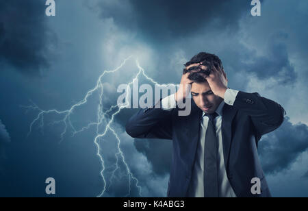 Bankrott Geschäftsmann mit depressiven Ausdruck auf seinem Gesicht Stockfoto