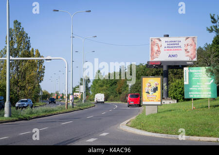 BigBoard der Bürgervereinigung ANO 2011, Andrej Babis, Martin Stropnicky, Wahlkampf Reklametafeln Stockfoto