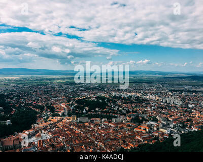Antenne Drone Ansicht von Brasov Stadt in Rumänien Stockfoto
