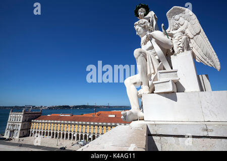 Statue auf dem Triumphbogen von Rua Augusta, Arco da Rua Augusta, Baixa Bezirk, Lissabon, Portugal Stockfoto