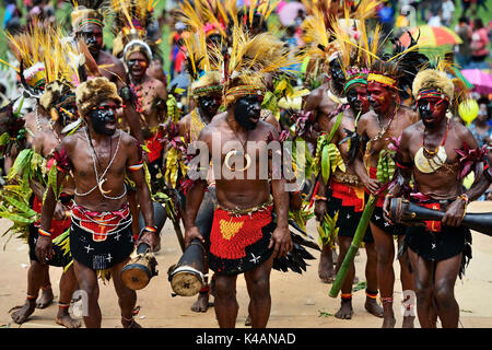 Das Hochland Stämme präsentieren sich auf dem jährlichen Sing Sing von Goroka, Papua-Neuguinea Stockfoto