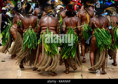 Das Hochland Stämme präsentieren sich auf dem jährlichen Sing Sing von Goroka, Papua-Neuguinea Stockfoto