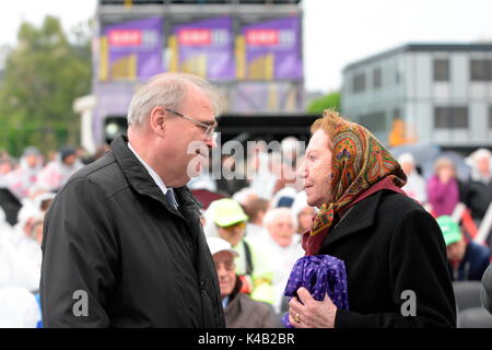 Minister der Justiz Wolfgang Brandstetter und Zeitzeugin Käthe Sasso Überlebende des Holocaust Stockfoto