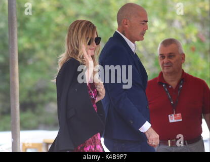 Venedig, Italien. 5. Sep 2017. Schauspielerin Michelle Pfeiffer ist bei den 74. Internationalen Filmfestspielen von Venedig am Lido von Venedig am 5. September 2017 gesehen. Quelle: Andrea Spinelli/Alamy leben Nachrichten Stockfoto