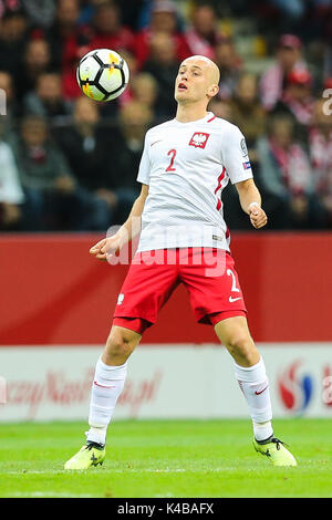 Großbritannien und Irland RECHTE NUR Michal Pazdan von Polen während der FIFA WM 2018 Qualifikation Gruppe E Übereinstimmung zwischen Polen und Kasachstan auf nationaler Stadium am 4. September 2017 in Warschau, Polen. (Foto durch Olimpik/Pixathlon/phcimages.com) Stockfoto