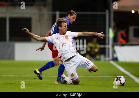 Vaduz, Liechtenstein. 5. Sep 2017. Nacho Monreal (16) Der spanische Spieler. Im Qualifikationsspiel für die WM 2018, Runde 8, zwischen Liechtenstein vs Spanien im Rheinpark Stadion in Vaduz, Liechtenstein, 5. September 2017. Credit: Gtres Información más Comuniación auf Linie, S.L./Alamy leben Nachrichten Stockfoto