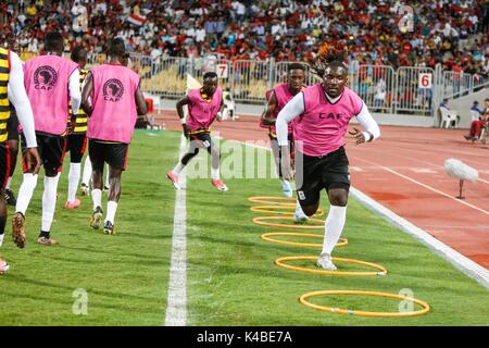 Alexandria, Ägypten. 5. Sep 2017. In Uganda Spieler vor der WM 2018 Gruppe E qualifizierenden Fußballspiel zwischen Ägypten und Uganda am Borg El Arab Stadion in Alexandria, Ägypten, Dienstag, Sept. 5, 2017. Credit: Islam André/Alamy leben Nachrichten Stockfoto