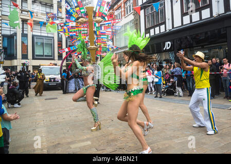 Die Brasilianischen Tänzer, Karneval, Kingston Kingston upon Thames, Surrey, UK 03/09/2017 Stockfoto