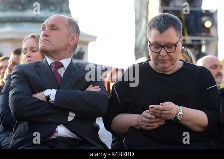 Innenminister Wolfgang Sobotka und Gesundheit Minister Sabine Oberhauser Stockfoto