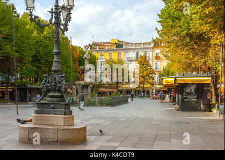 Plaza Bib, Rambla, Platz In Der Innenstadt Von Granada, Andalusien, Spanien Stockfoto