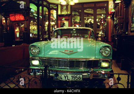 CHEVROLET BEL AIR 1956 - AMERICAN CAR-US OLDTIMER - SPEEDLINE RESTYLING - ISTANBUL BAR - Silber Bild © Frédéric BEAUMONT Stockfoto