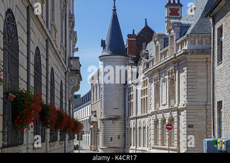 Historische Gebäude in der Altstadt von Besançon, Doubs, Bourgogne-Franche-Comté, Frankreich Stockfoto