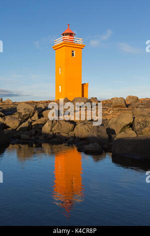 Orange Stafnes Stafnesviti Leuchtturm auf der Halbinsel Reykjanes, Island Stockfoto