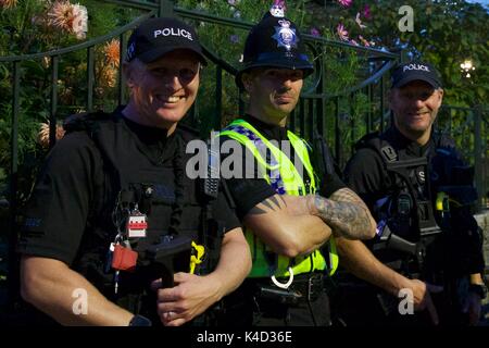 Drei Polizisten im Einsatz in Bournemouth Air Festival Stockfoto