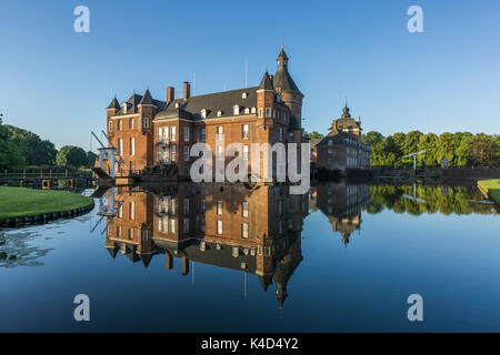 Schöne Reflexion der Wasserburg Anholt in Isselburg Stockfoto