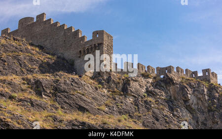 SION, SCHWEIZ - Tourbillon Schloss auf einem Hügel, im Kanton Wallis. Stockfoto