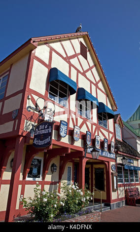 Seinen Namen, der Bit O "Dänemark Restaurant in Solvang (CA) ist ein gutes Beispiel für die dänischen Bauernhof - Architektur, einem alten Welt Holz - Framing Stockfoto