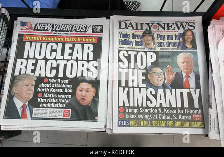 Kopien der hart umkämpften New York Daily News und der New York Post am Montag, 4. September 2017 Bericht über Nordkoreas jüngsten Atomtest und Präsident des Trump Antwort. (© Richard B. Levine) Stockfoto