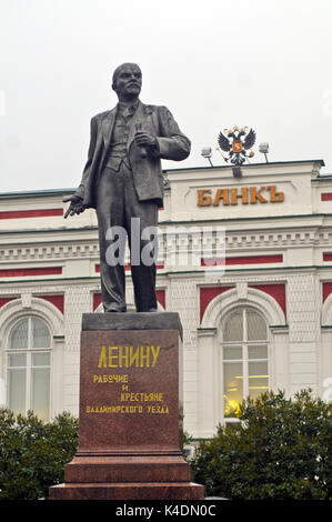 Lenin Statue neben einer Bank, Wladimir, Russland Stockfoto