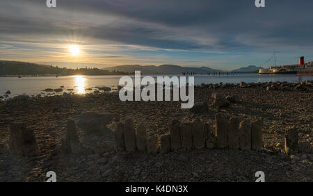 Sonnenuntergang Mädchen des Loch auf Loch Lomond bei Balloch West Dunbartonshire Schottland Stockfoto