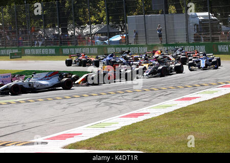03.09.2017: Autodromo di Monza, Monza, Formel 1 GRAN PREMIO D'ITALIA, Großer Preis von Italien 2017, im Bild Rennstart: Lewis Hamilton (GB #44), MERCEDES AMG PETRONAS Formel 1 Team, Esteban Ocon (FRA, 31), Sahara Force India Formula One Team, Lance Spaziergang (Nr. 18), Williams Martini Racing, Sebastian Vettel (GER #5), Scuderia Ferrari, Kimi Räikkönen (FIN #7), Scuderia Ferrari, Valtteri Bottas (FIN #77), MERCEDES AMG PETRONAS Formel 1 Team, Max Verstappen (#33 NEL), Infiniti Red Bull Racing, Sergio Perez (MEX #11), Sahara Force India F1 Team, Daniil Kvyat (RUS #26), Scuderia Toro Rosso, Carlos Sai Stockfoto