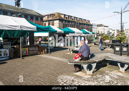 Truro - eine Straße Markt in Zitrone Quay in Truro in Cornwall. Stockfoto