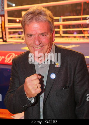 Hoffi, Hoffmann 1Fc Magdeburg Ehrengast bei der Ses, Box, Gala am 12112016 in der GETEC Arena Magdeburg , Martin Hoffmann GDR 1Fc Magdeburg Stockfoto