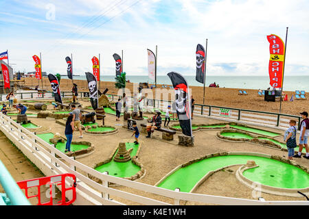 Crazy Golf auf Brighton Seafront Stockfoto