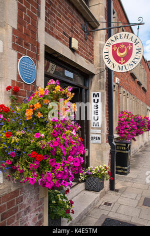 WAREHAM, Großbritannien - 16.August 2017: Der Eingang zum Wareham Town Museum in der schönen Grafschaft Dorset, Großbritannien, am 16. August 2017. Stockfoto