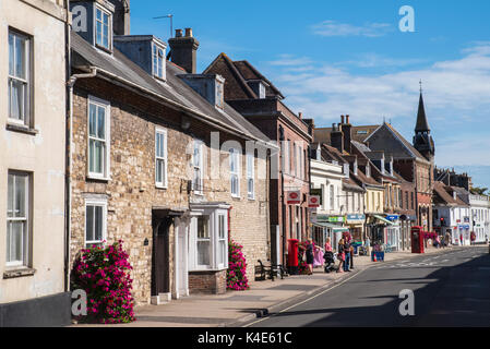 DORSET, Großbritannien - 16.August 2017: Blick entlang der Straße im schönen Markt Stadt Wareham, Dorset, Großbritannien, am 16. August 2017. Stockfoto