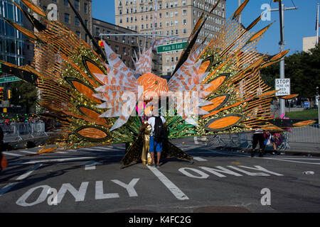 Brooklyn, NY, USA, 4. September 2017. Die Teilnehmer feiern Tag der Arbeit & West Indian Day Parade 2017 auf Eastern Parkway. Credit: Lucien O'Neill Stockfoto