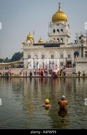 NEW DELHI, INDIEN - ca. Oktober 2016: Gurudwara Bangla Sahi auch als Sikh Haus der Anbetung in Delhi bekannt. Dies ist oone der prominentesten Sikh gur Stockfoto