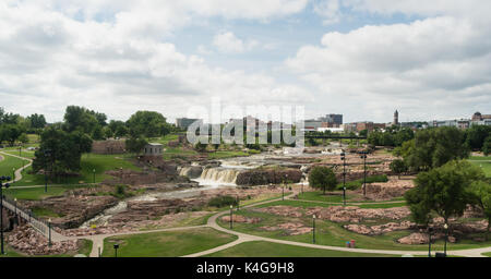 Die Big Sioux River fließt über die Felsen in South Dakota Stockfoto