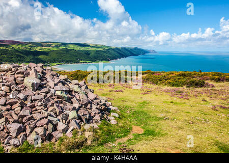 Der Blick über die Bucht von porlock Bossington Hill im Exmoor National Park, Somerset. Stockfoto