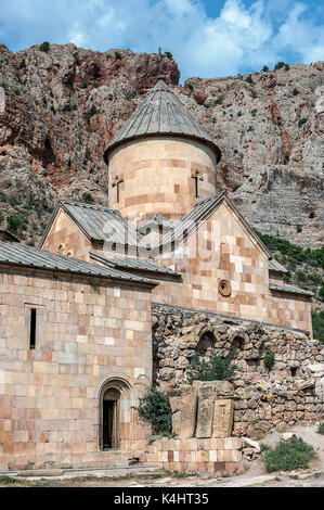 Armenien. Die Klosteranlage von noravank, die Kirche von St. Johannes der Täufer (st. karapet) und die Kapelle von St. George (st. grigor). Stockfoto