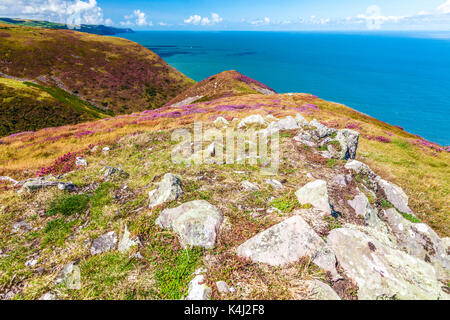 Der Blick über den Kanal von Bristol aus der südwestlichen Küste Pfad im Exmoor National Park, Somerset. Stockfoto