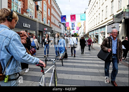 Die lebendige Fußgängerzone Innenstadt in Aarhus, Dänemark Stockfoto