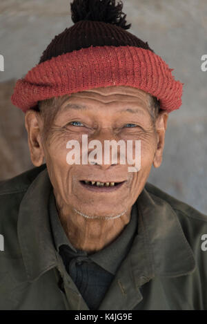 Portrait von älteren Mann lächelnd, Laos Stockfoto