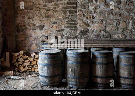 Fässer in das Vorratshaus des Königs auf der Festung von Minden, Minden, Cape Breton Island, Nova Scotia, Kanada Stockfoto