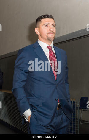 Berlin, Deutschland. 06 Sep, 2017. Marco Huck auf dem Weg at-WBSS - Pressekonferenz in der Max-Schmeling-Halle, GER, Berlin, 06.09.2017, Foto: Uwe Koch/fotobasis.de Quelle: Uwe Koch/Alamy leben Nachrichten Stockfoto